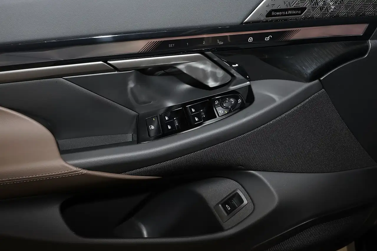 BMW 530 e xDrive M Sport AHK+TOTWINKEL+HIFI+KAMERA, миниатюра 11