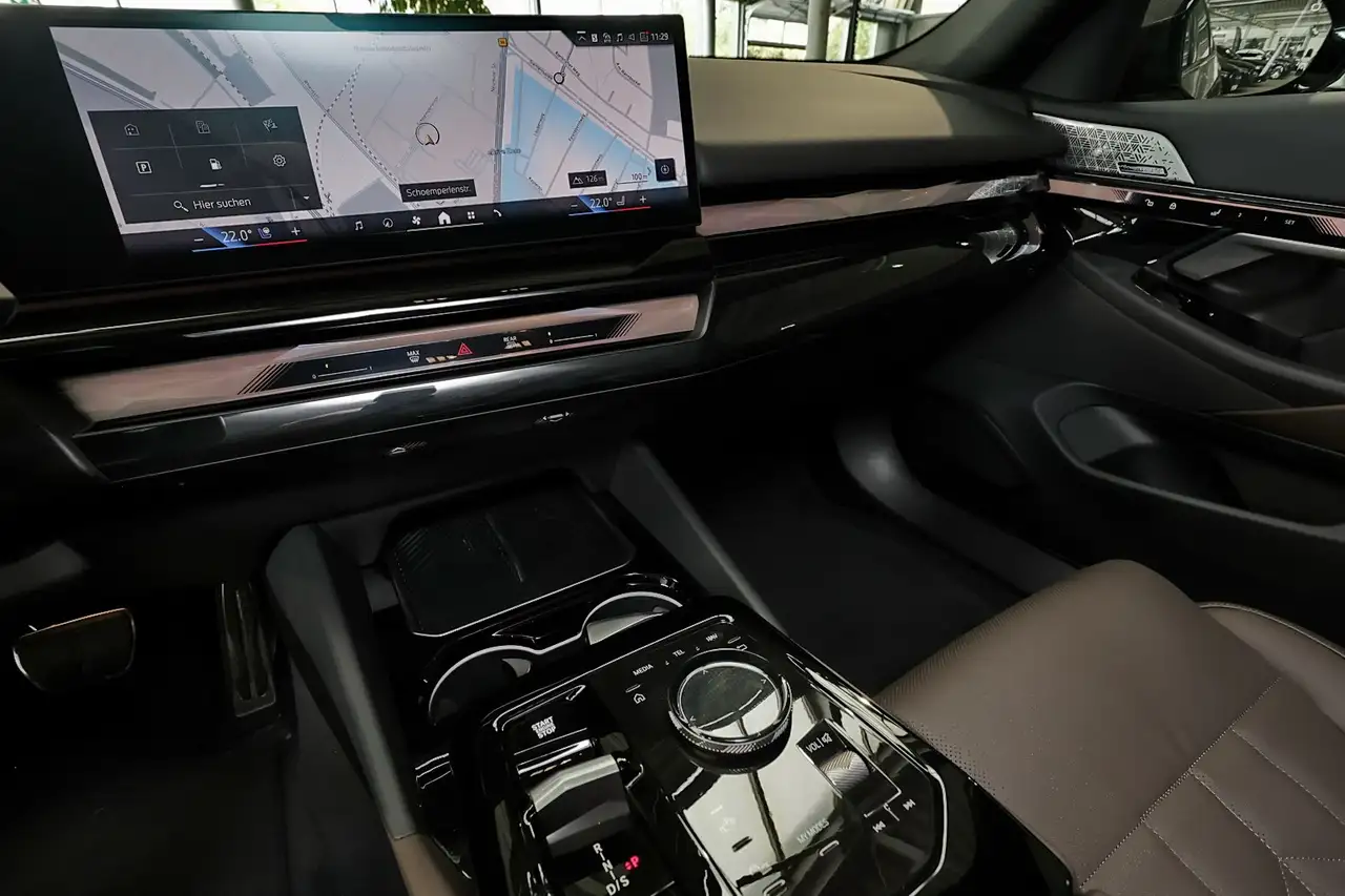 BMW 530 e xDrive M Sport AHK+TOTWINKEL+HIFI+KAMERA, миниатюра 9