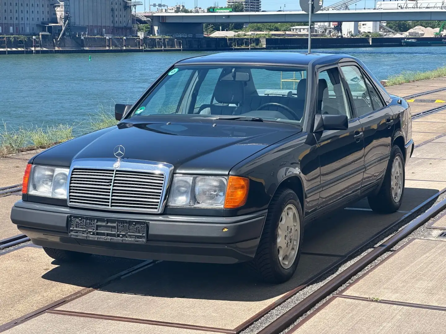 Mercedes-Benz 230 Gris - 2
