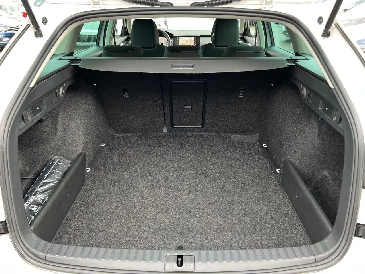 Skoda Octavia Combi 2,0 TDI Style NP, миниатюра 15