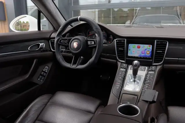 Porsche Panamera view 7