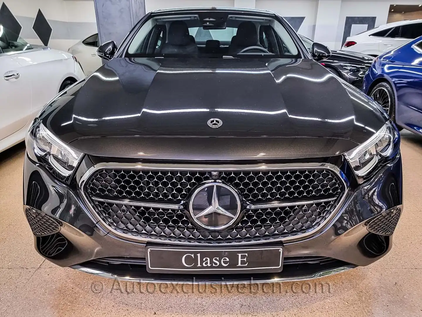 Mercedes-Benz E 300 9G-Tronic Gris - 2
