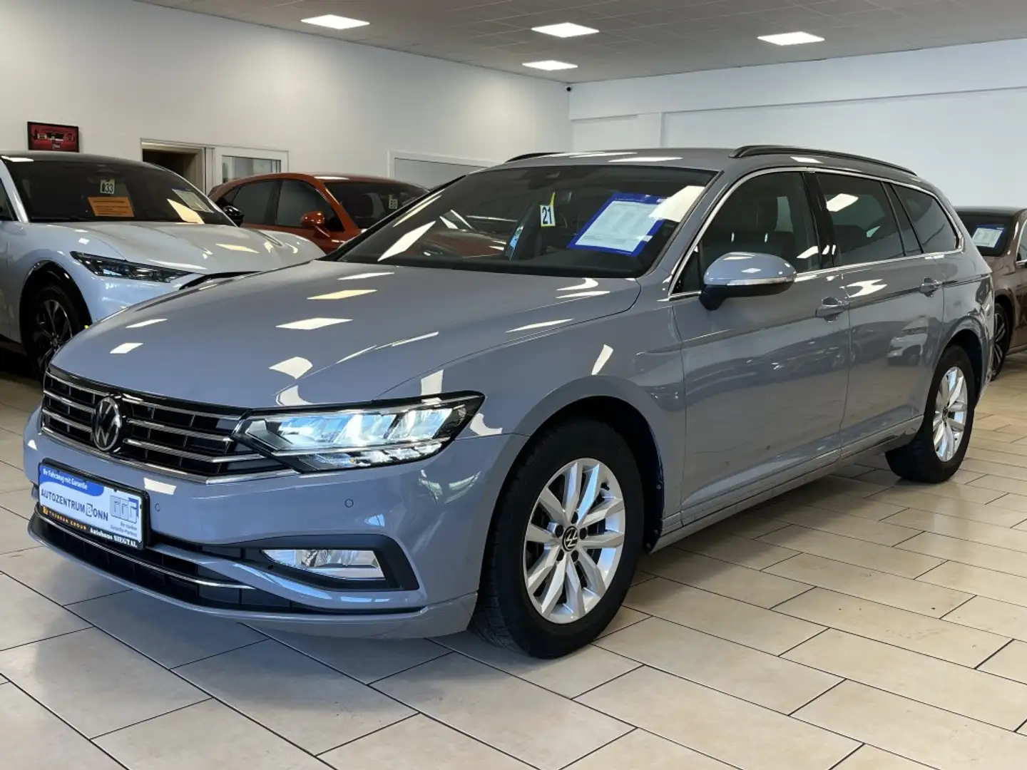 Volkswagen Passat Business*AHK*Navi*LED*Cockpit*R.Cam*ACC Сірий - 1
