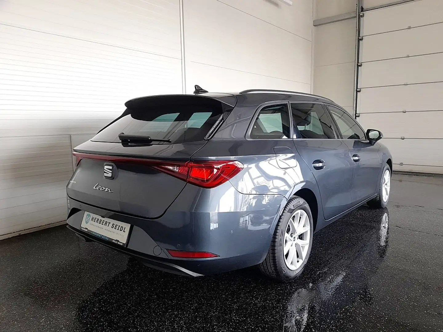 SEAT Leon ST STYLE 2,0 TDI DSG *VOLL-LED / VIRTUELL / NAV... Grau - 2