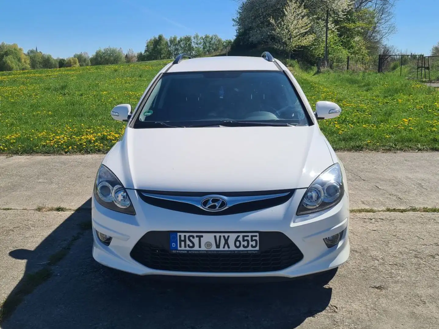 Hyundai i30 i30cw 1.6 blue Comfort Biały - 2