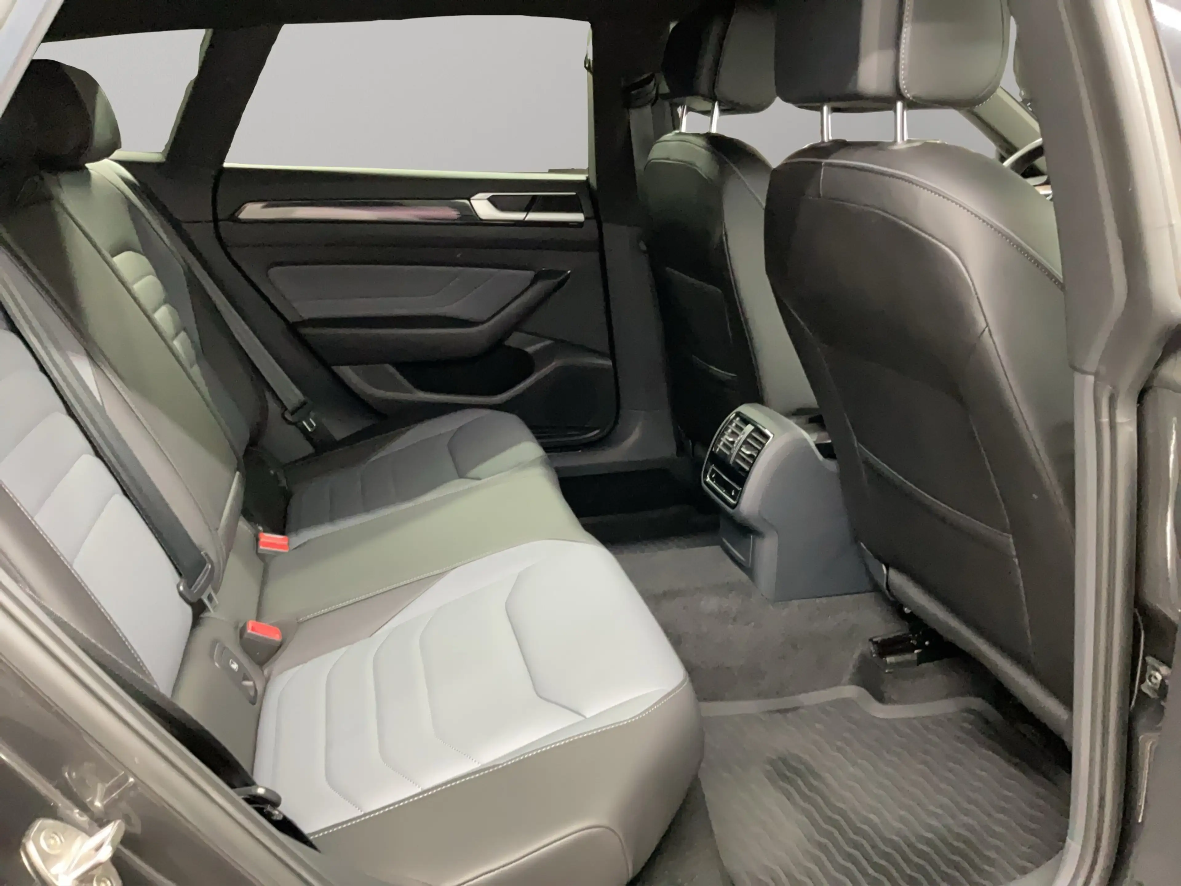 Volkswagen Arteon Shootingbrake R-line 2.0 TDI 4M 360 ACC AHK HUD — photo 7