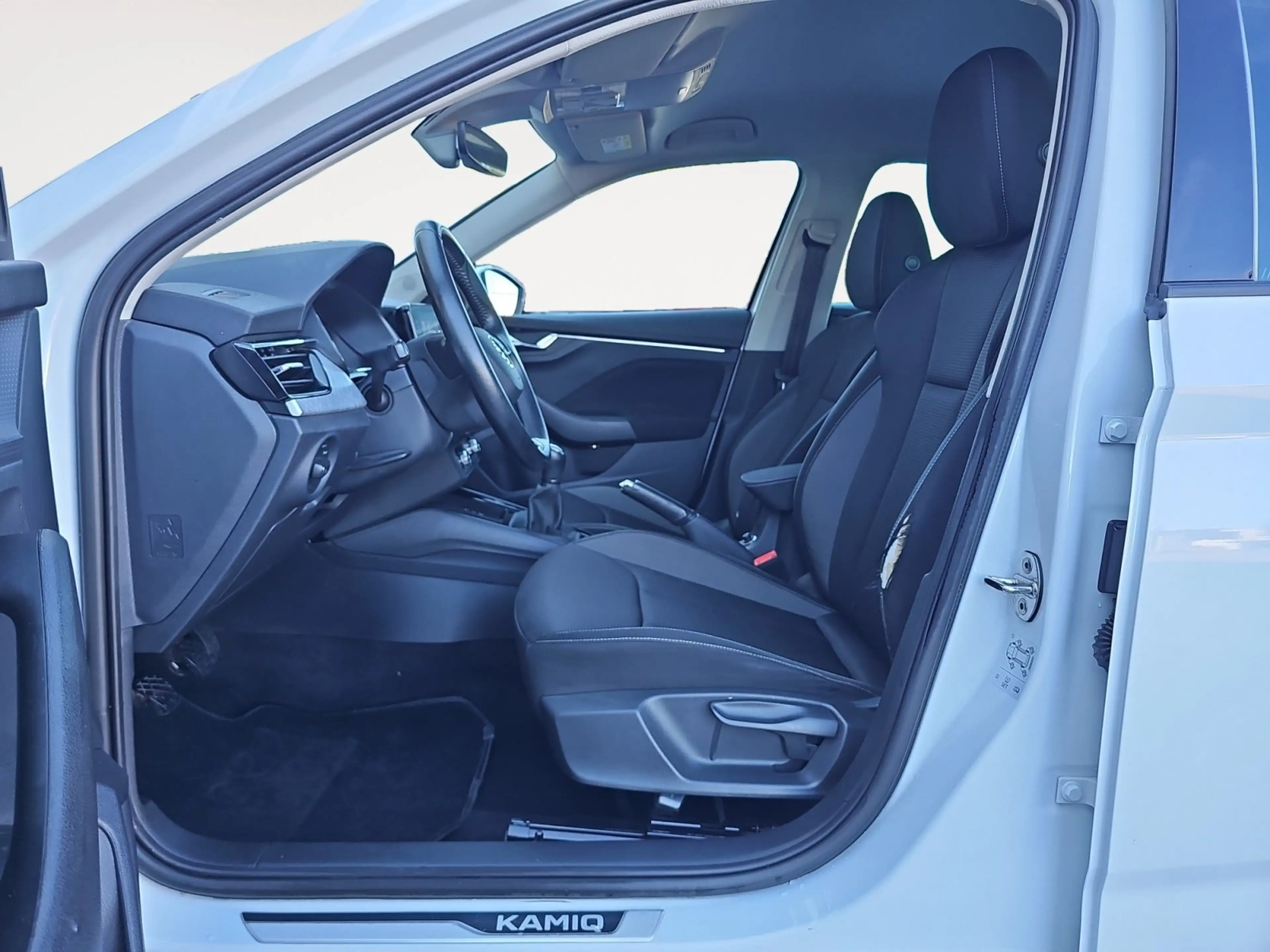 Skoda Kamiq Tour 1,0 TSI AHK RFK LM Kessy LED SHZ — photo 7