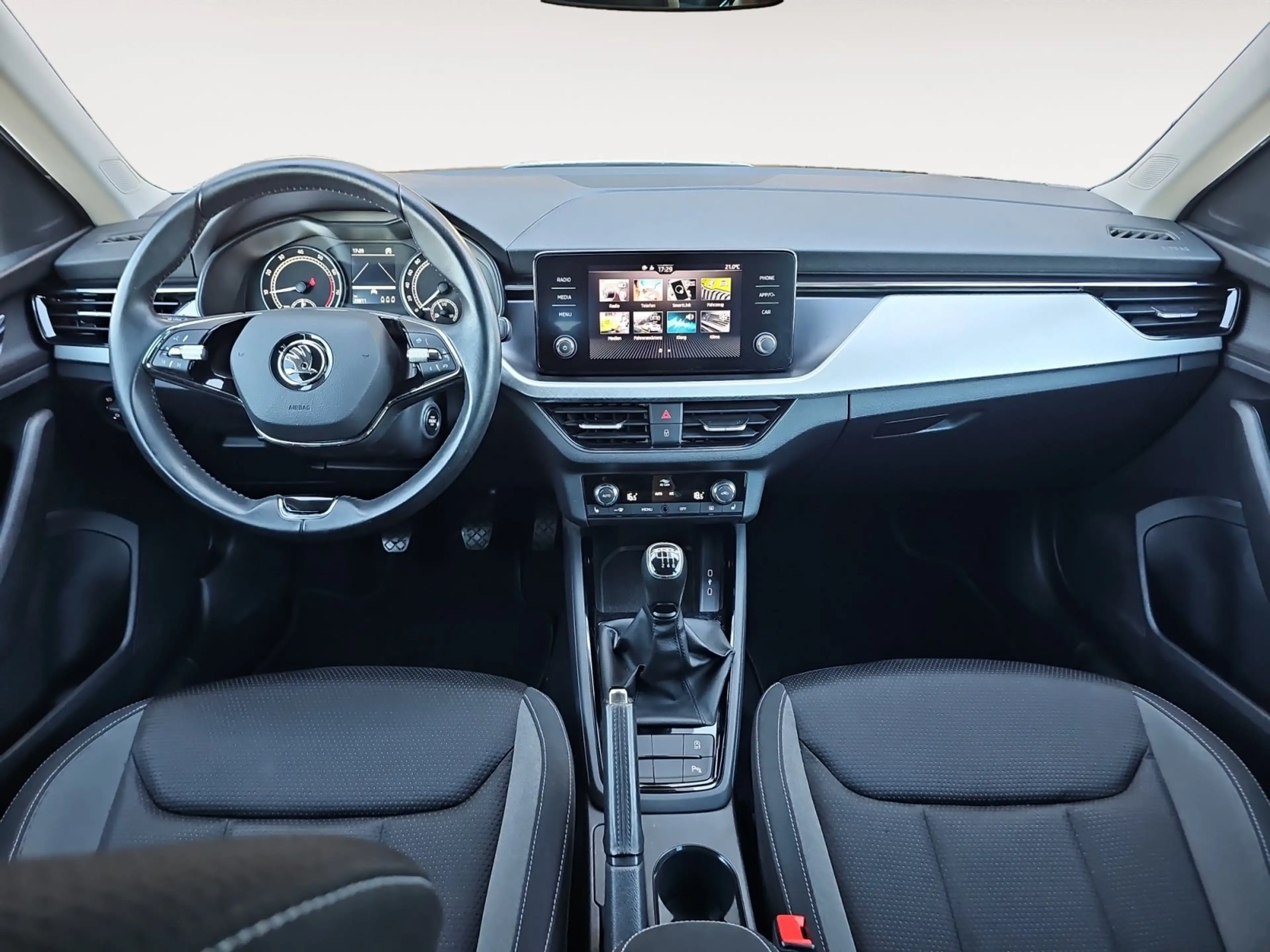 Skoda Kamiq Tour 1,0 TSI AHK RFK LM Kessy LED SHZ — photo 9