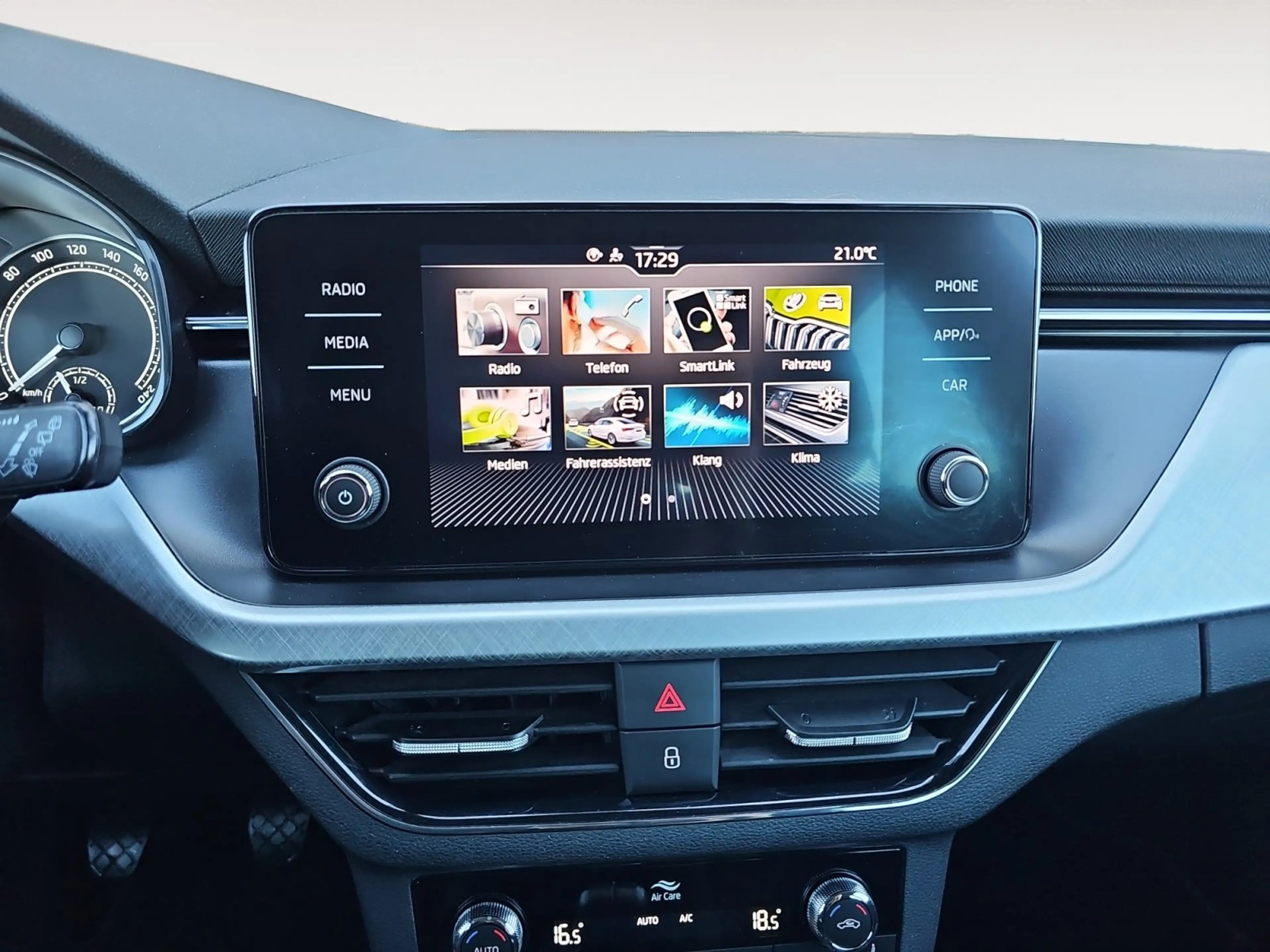 Skoda Kamiq Tour 1,0 TSI AHK RFK LM Kessy LED SHZ — photo 13