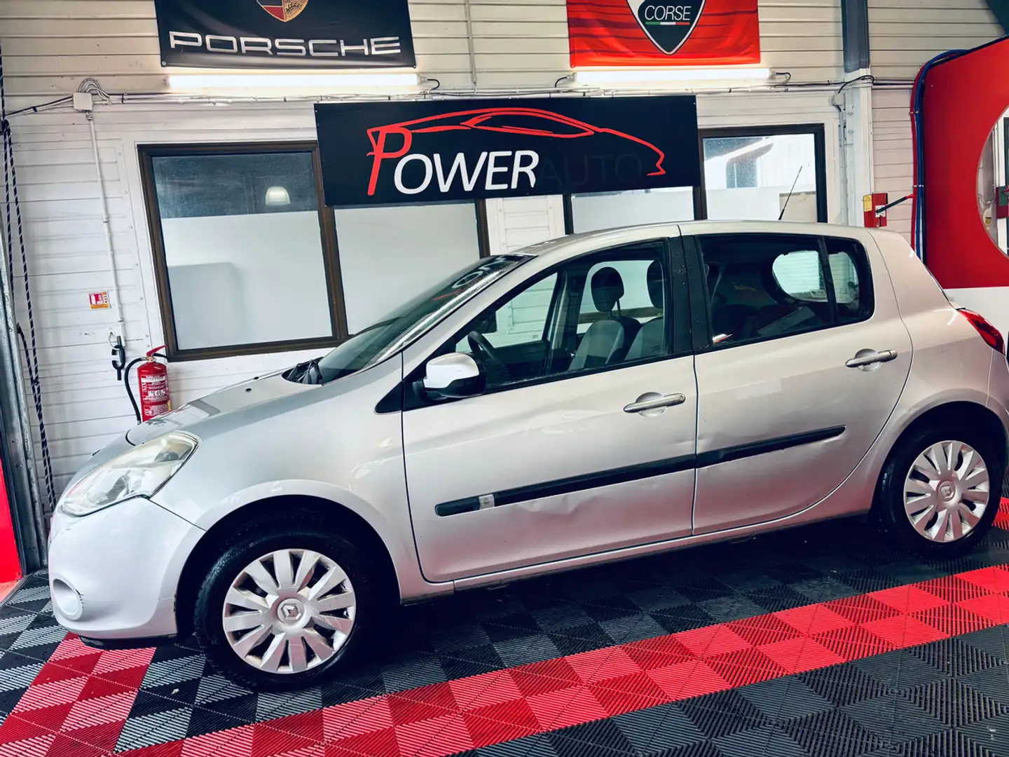 Renault Clio 1.5 dci 161005 kms Gris - 2