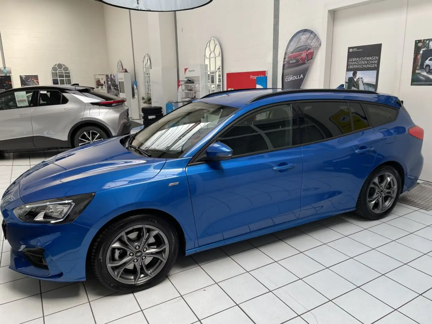Ford Focus Turnier 1.5 EcoBoost Start-Stopp-System Aut. ST-LI Blau - 2