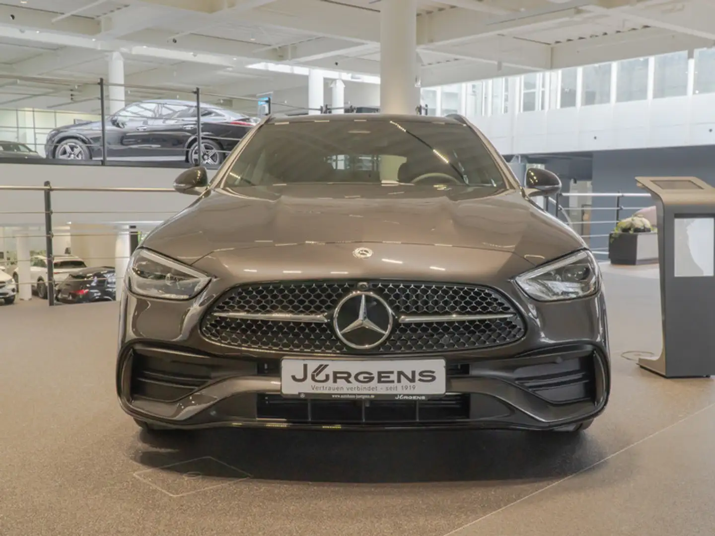 Mercedes-Benz C 300 de T AMG-Sport/DIGITAL/Pano/Night/Distr/18 Grau - 2