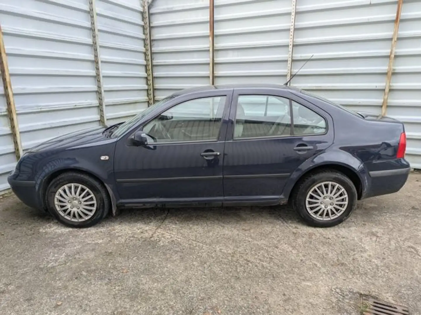 Volkswagen Bora 1.4 Limousine*Klimaanlage*AHK* Blau - 2