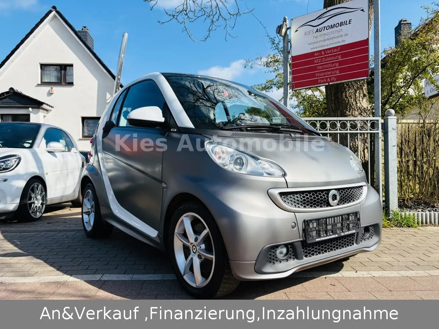 smart forTwo Pulse AUTOM/SERVO/PANO/SITZH/NAVI/KLIMA Gris - 1