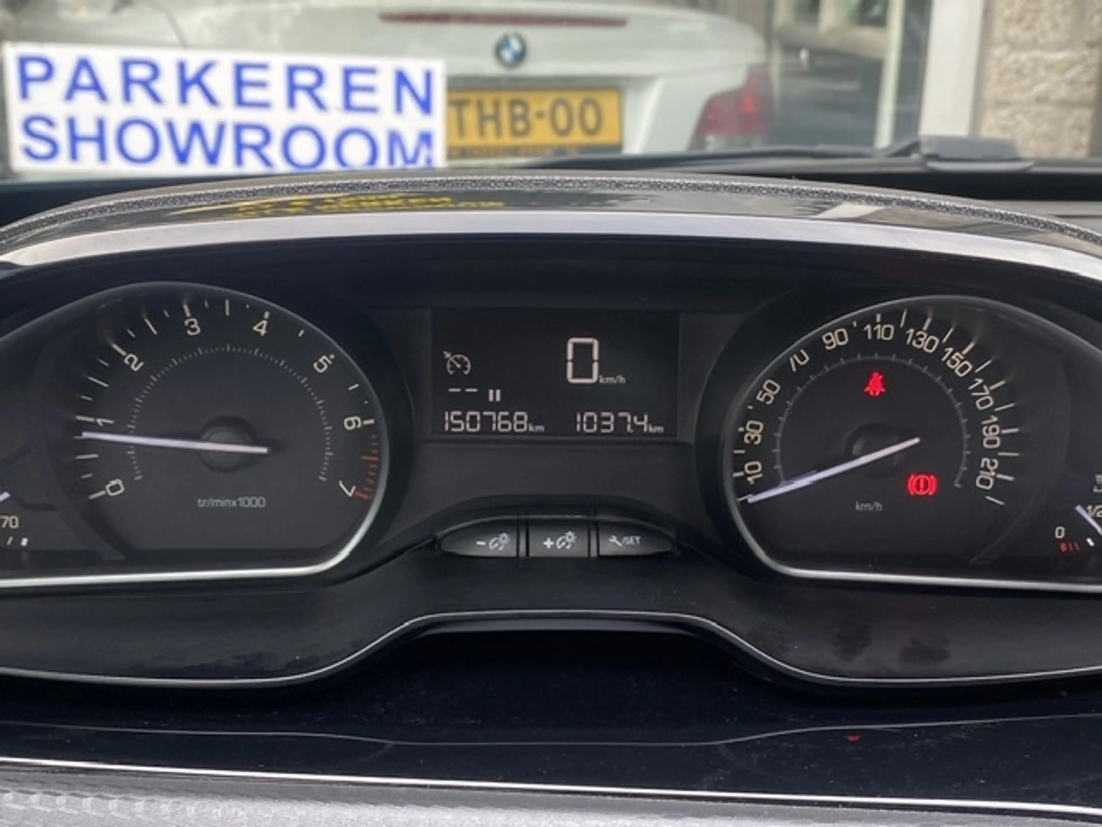 Peugeot 2008 1.2 PureT. Blue Lion — photo 23