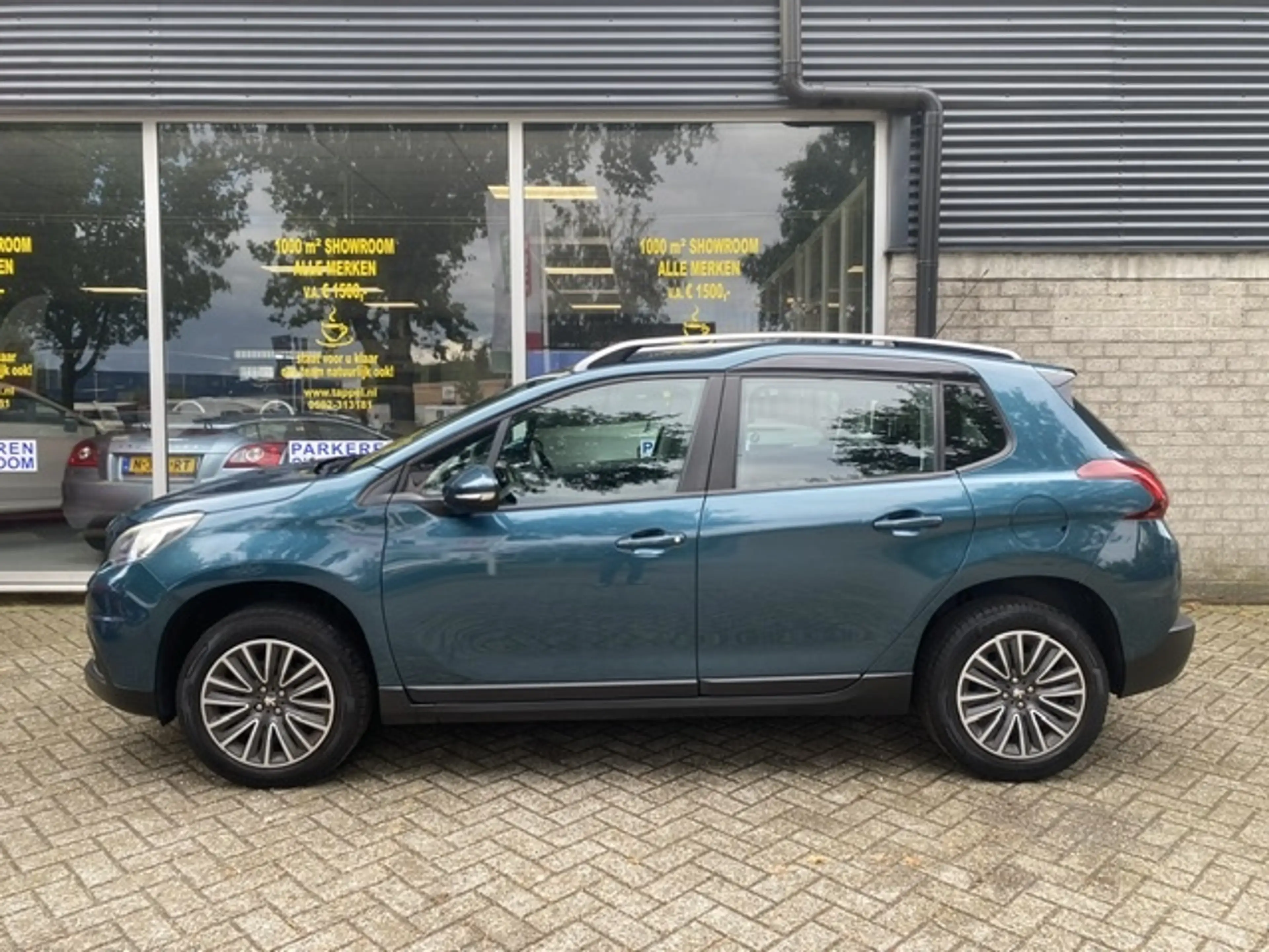 Peugeot 2008 1.2 PureT. Blue Lion — photo 12