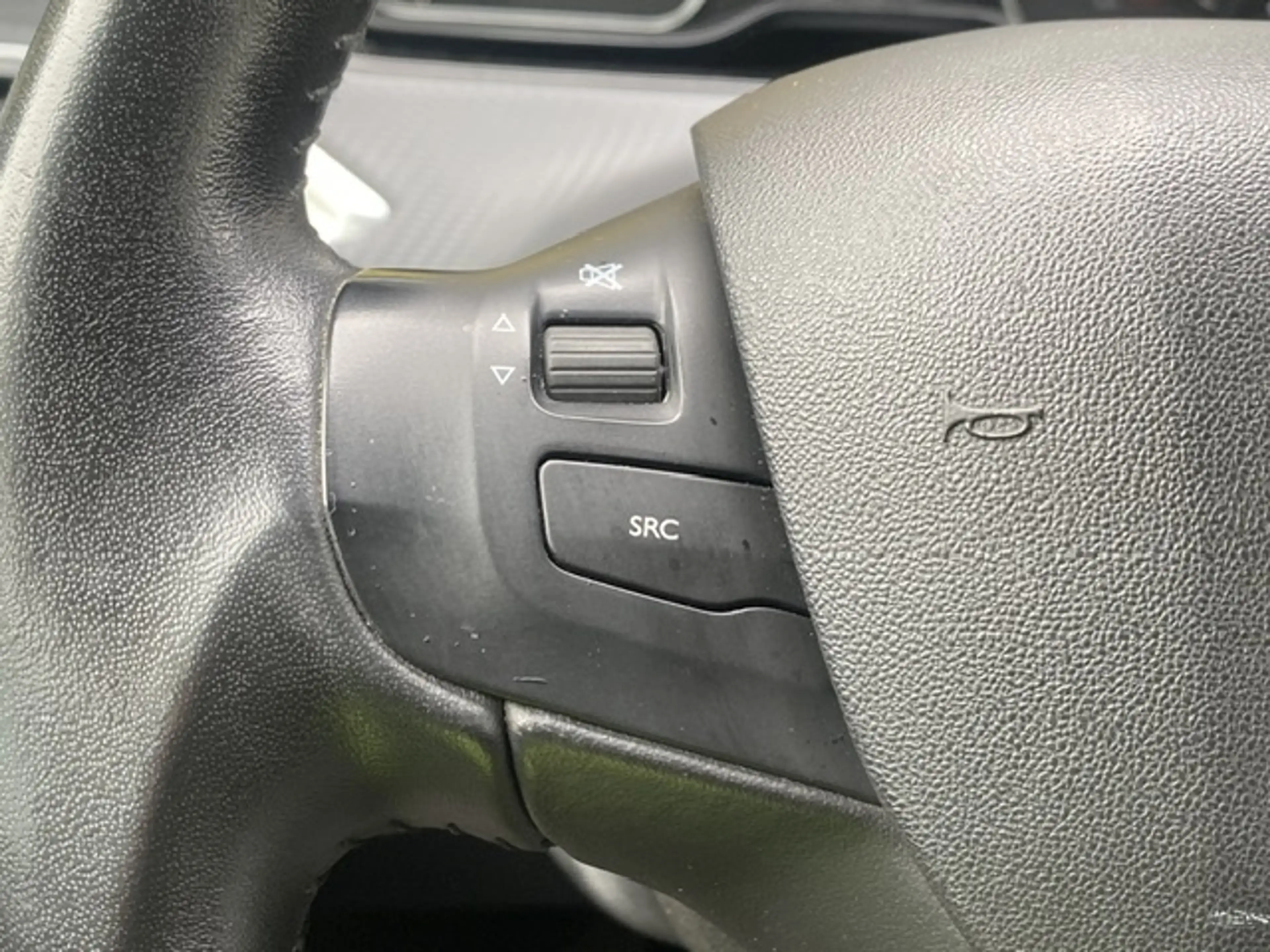 Peugeot 2008 1.2 PureT. Blue Lion — photo 22