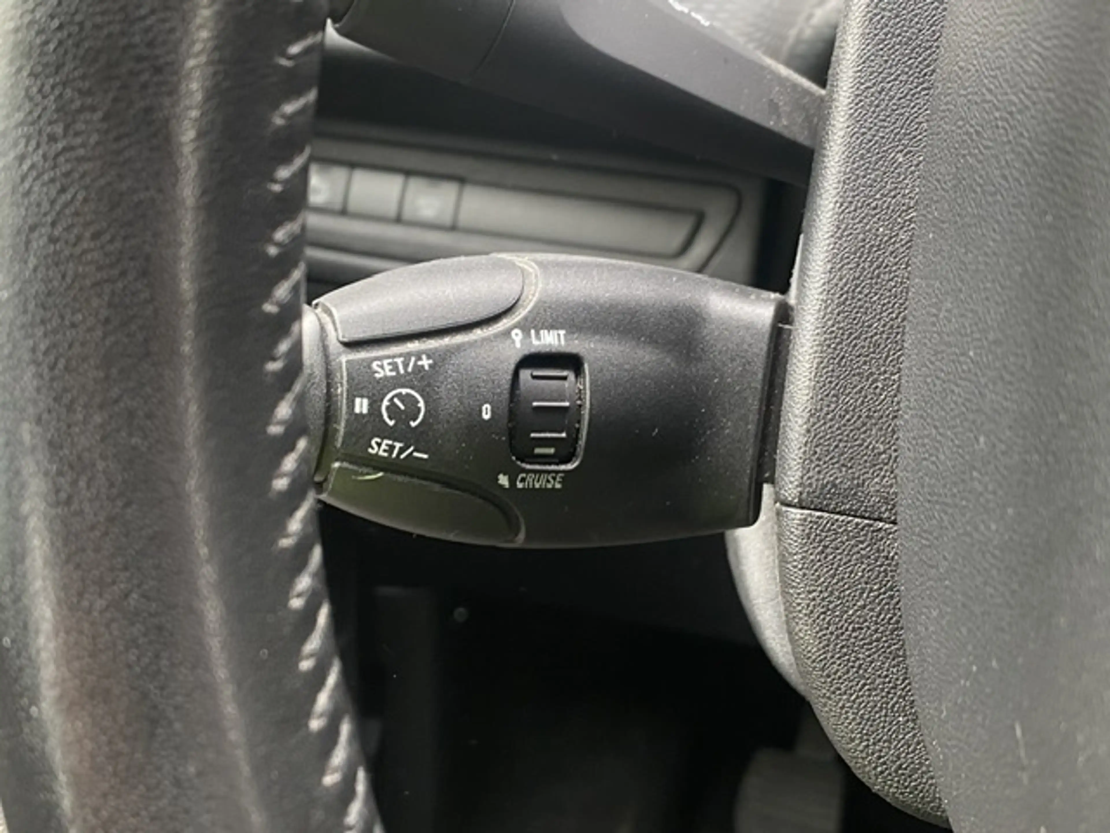Peugeot 2008 1.2 PureT. Blue Lion — photo 21