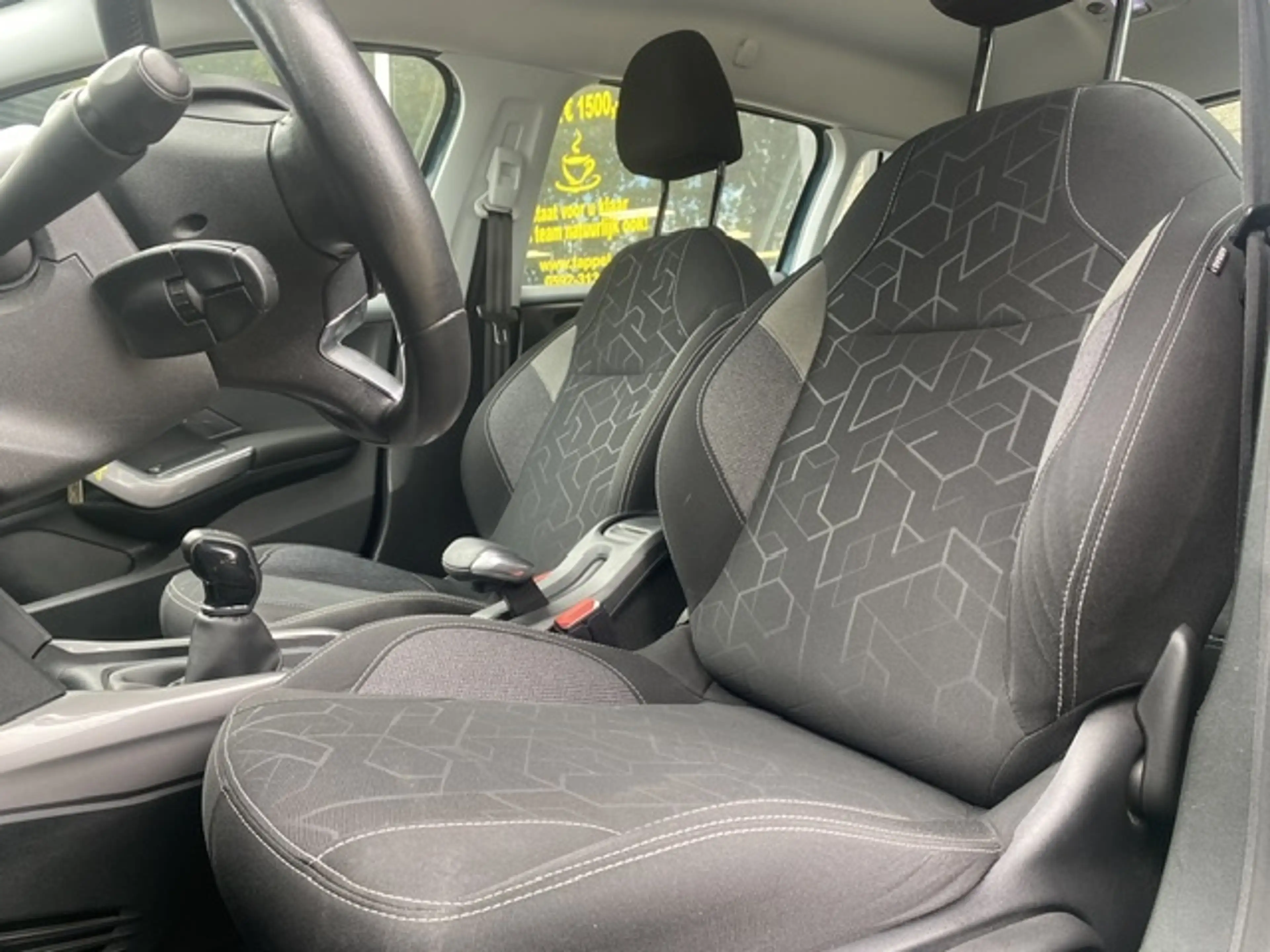 Peugeot 2008 1.2 PureT. Blue Lion — photo 6