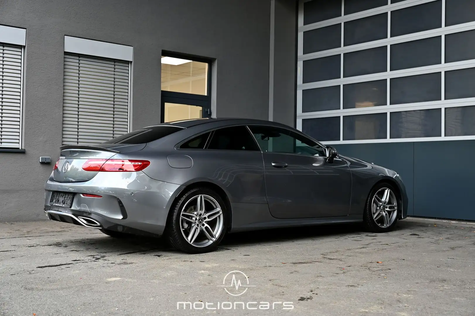 Mercedes-Benz E 200 E-Coupe E 200 AMG Silber - 2
