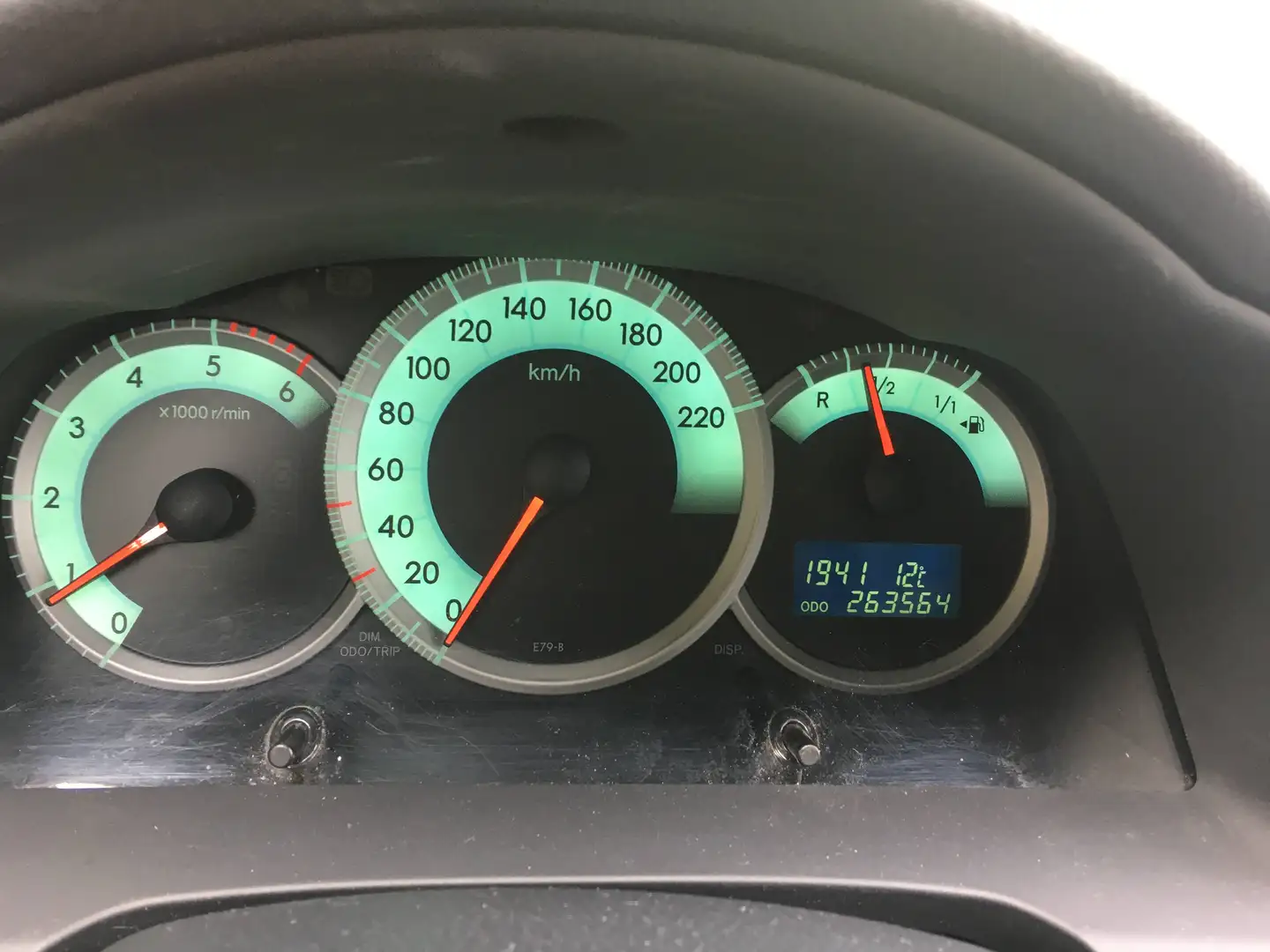Toyota Corolla Verso Grau - 2