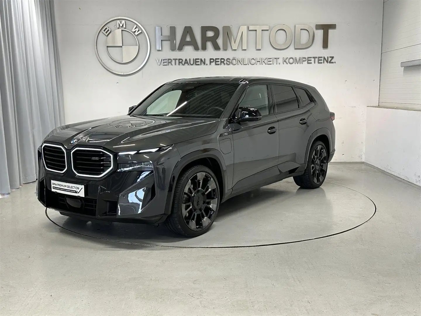 BMW XM 50e Grau - 1