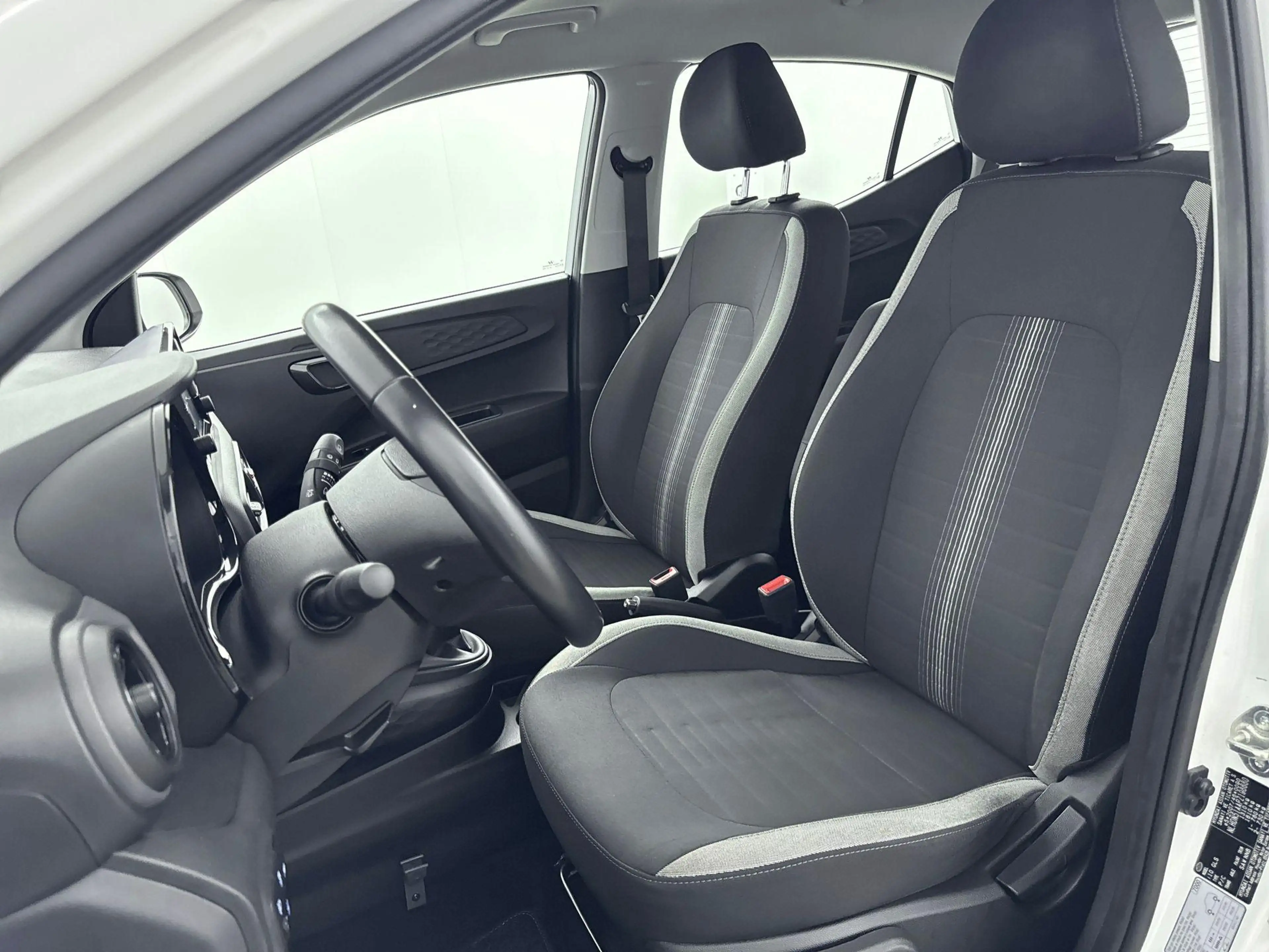 Hyundai i10 1.0 COMFORT | NAVI via APPLE CAR PLAY & ANDROID A — photo 10