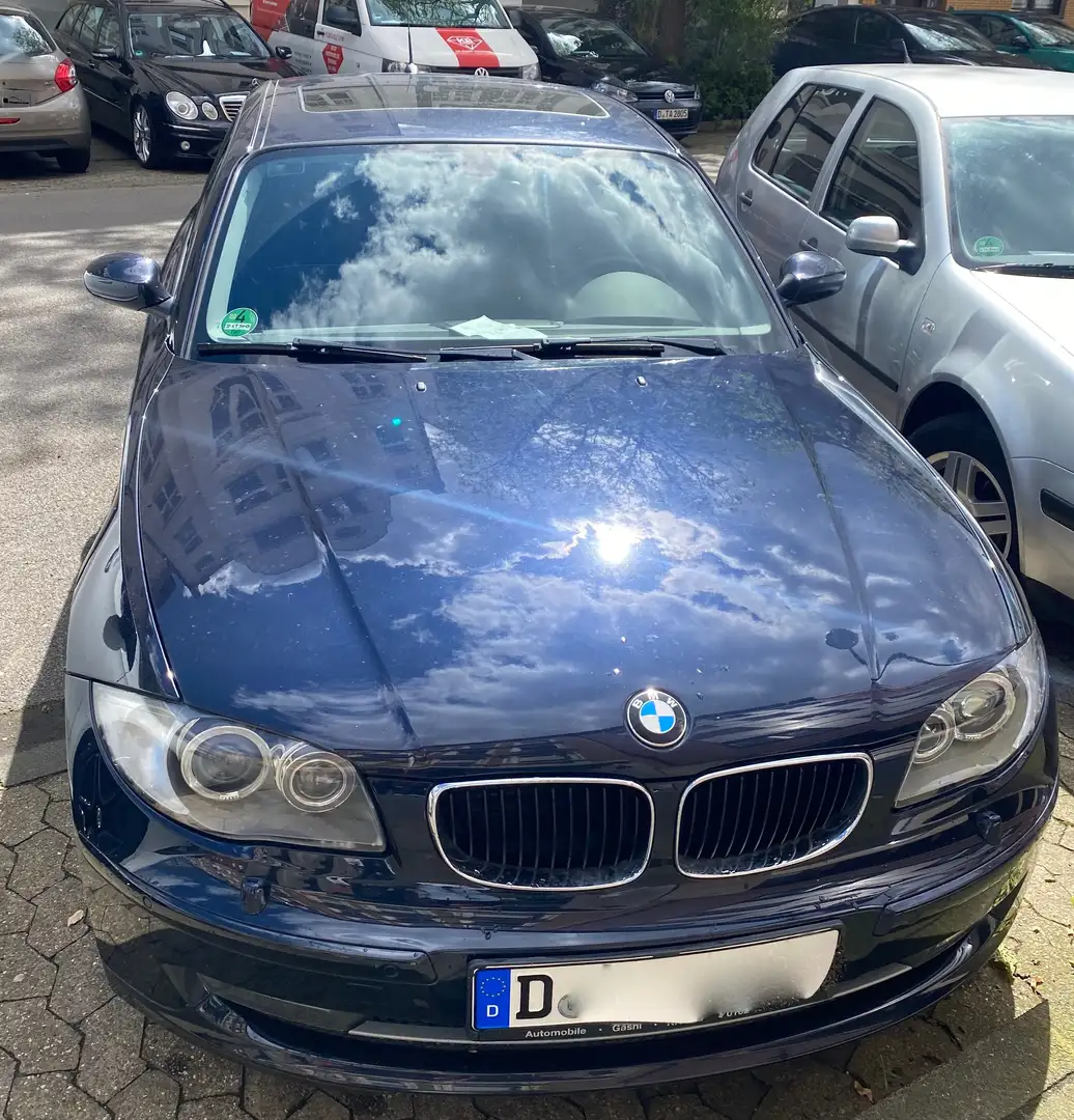 BMW 116 plava - 2