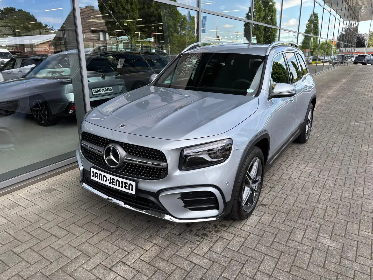 Mercedes-Benz GLB 220 d 4M AMG Line Adv Plus AHK Stndhzng LED Argintiu - 2