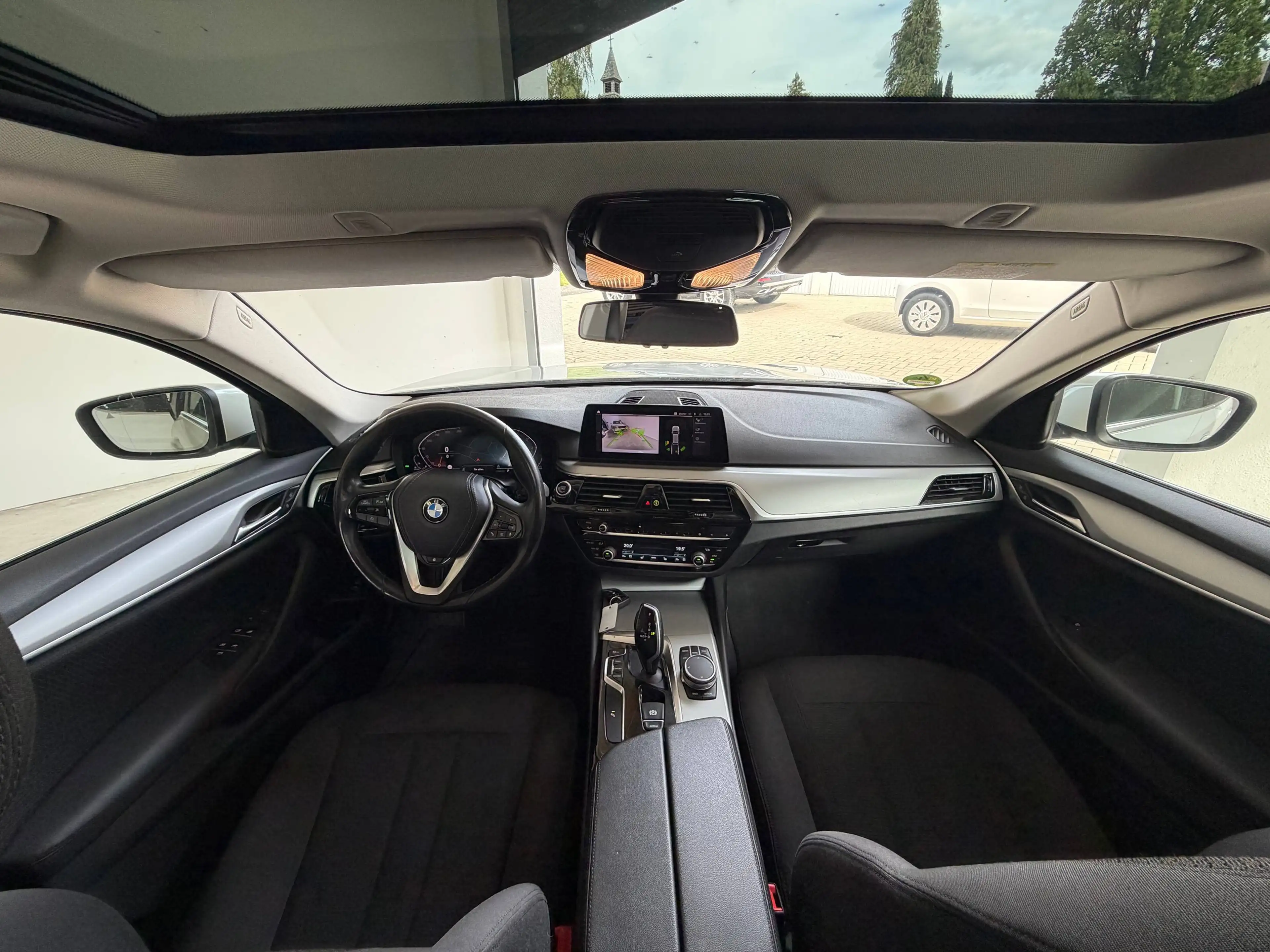 BMW 520 520 d Hybrid Virtual Panorama white metallic — photo 8