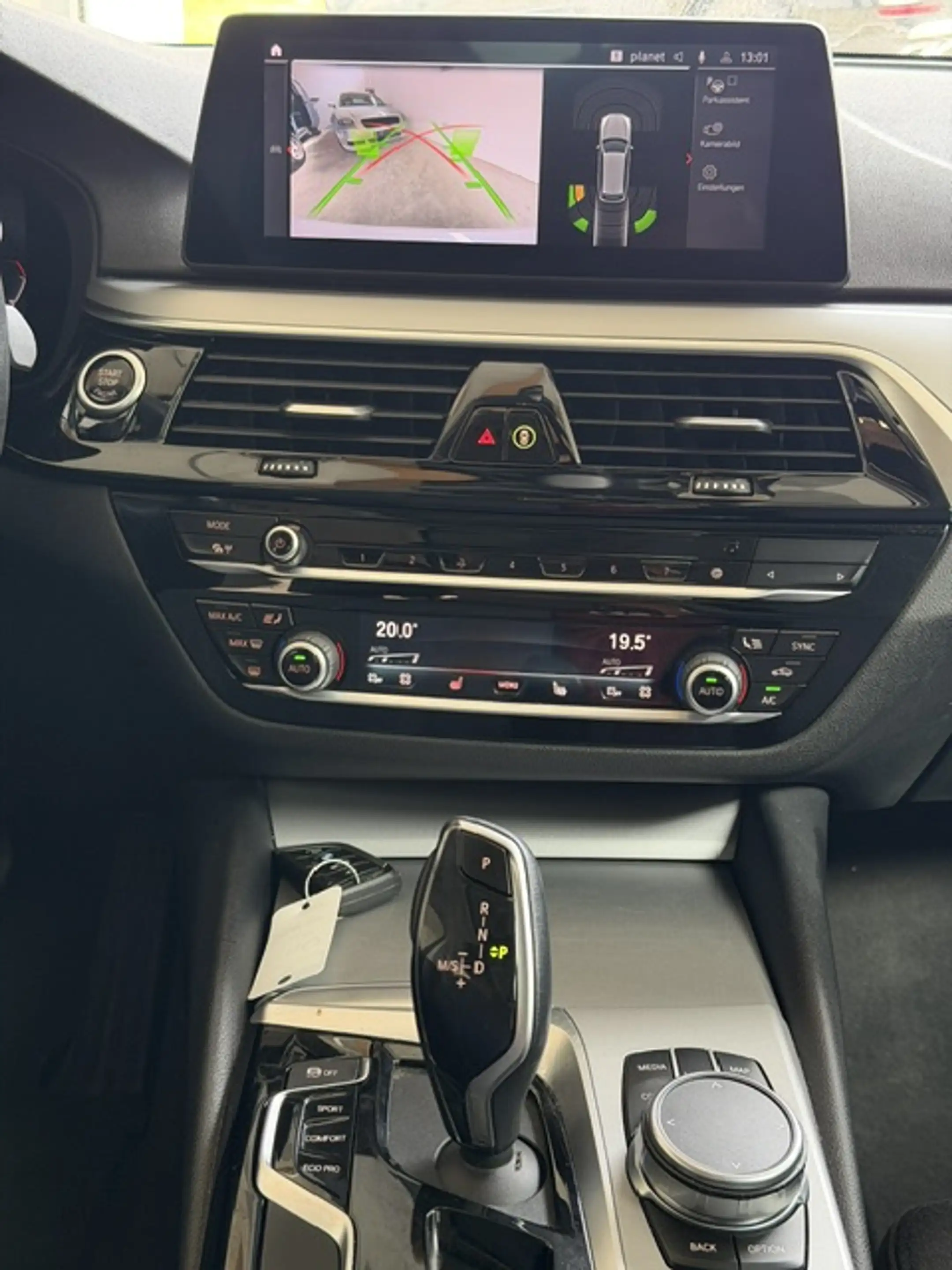 BMW 520 520 d Hybrid Virtual Panorama white metallic — photo 12