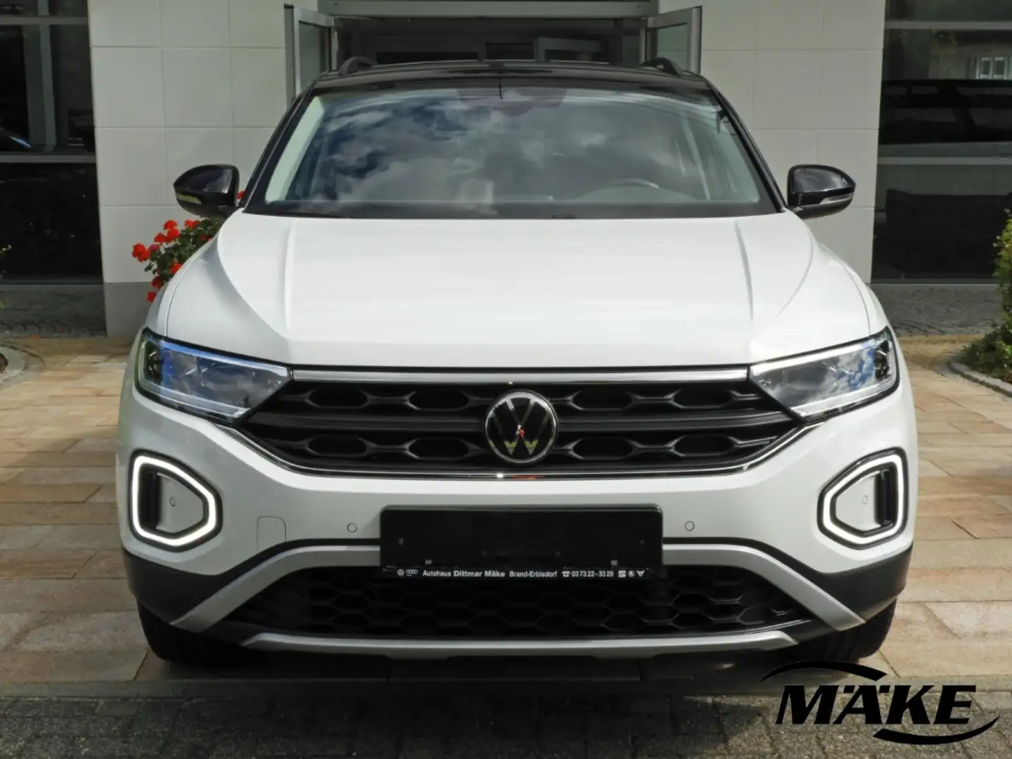 Volkswagen T-Roc Life 1.5 TSI DSG AHZV RFK LED ACC PLA ALU Weiß - 2