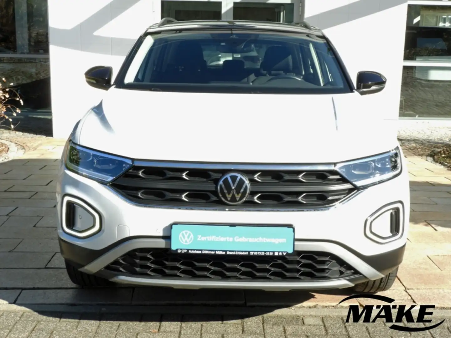Volkswagen T-Roc Life 1.5 TSI DSG AHZV RFK LED ACC PLA ALU Wit - 2