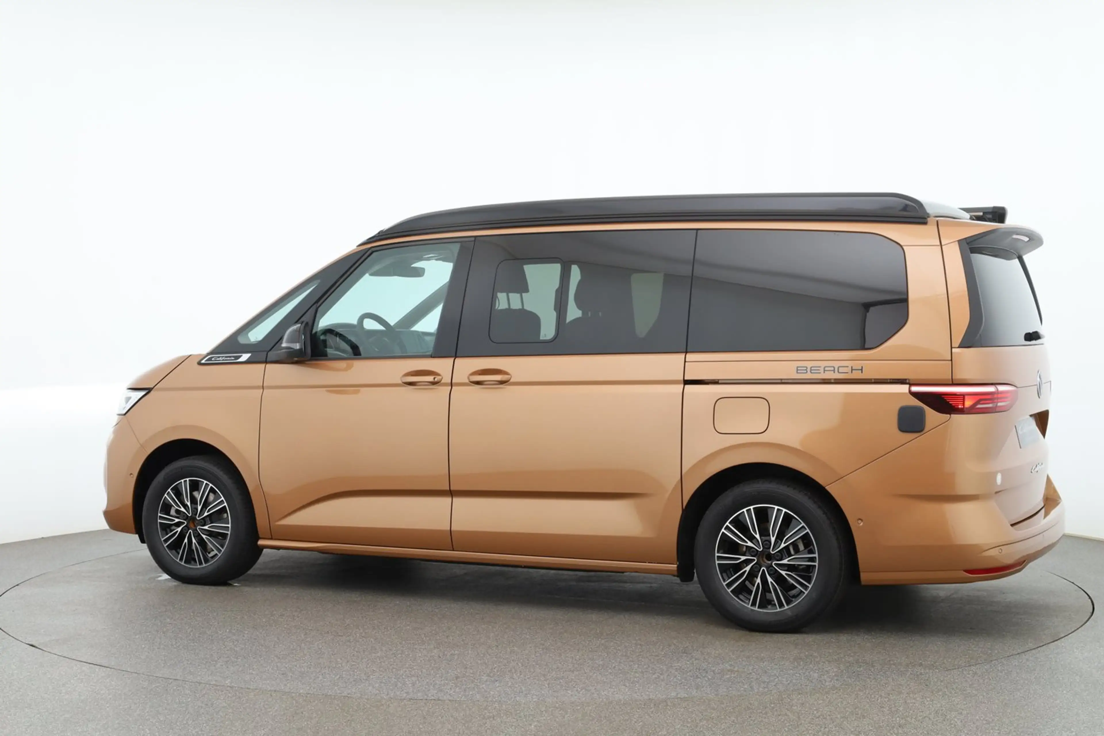 Volkswagen T7 California VW T7 California Beach Camper TDI — photo 3