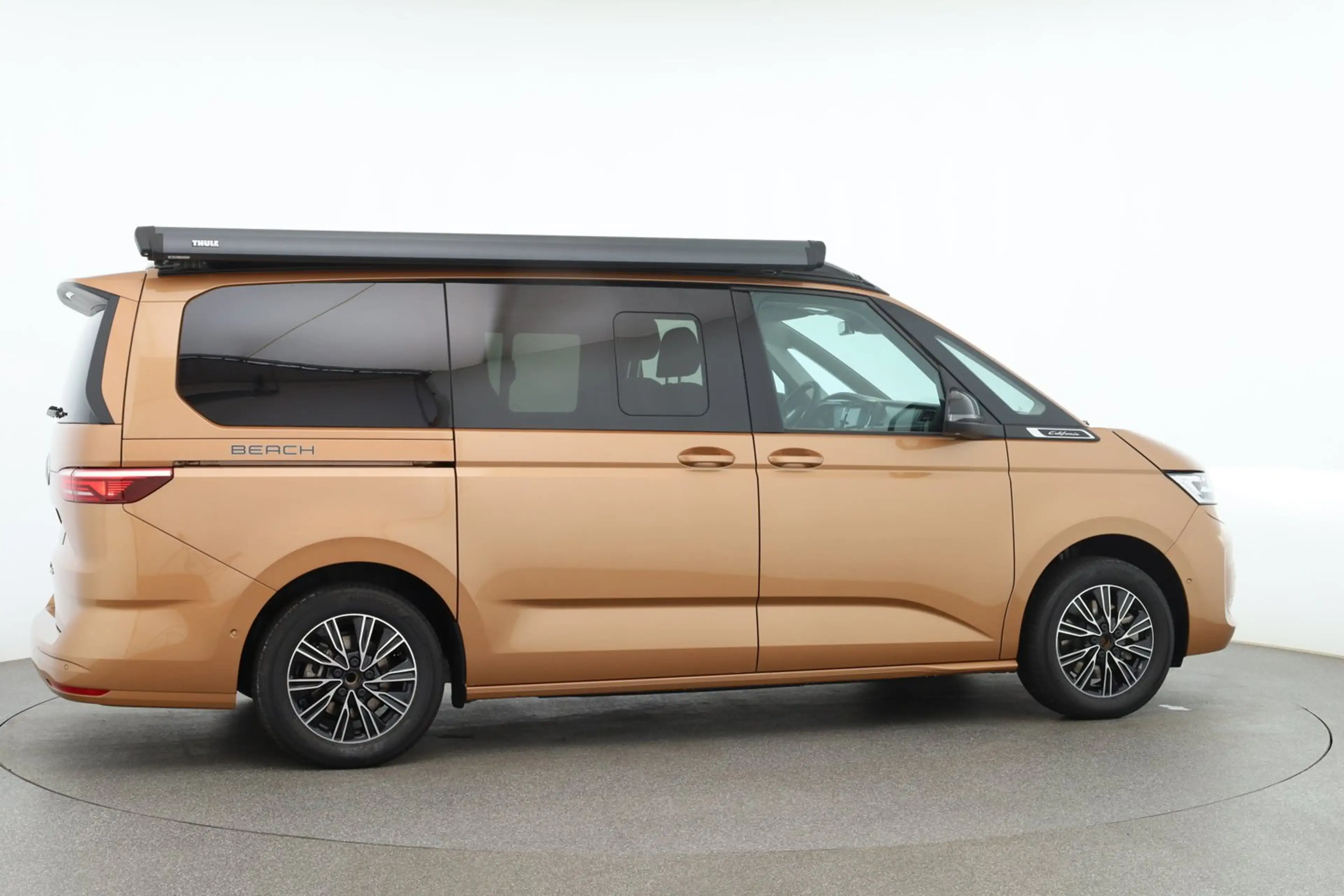 Volkswagen T7 California VW T7 California Beach Camper TDI — photo 6