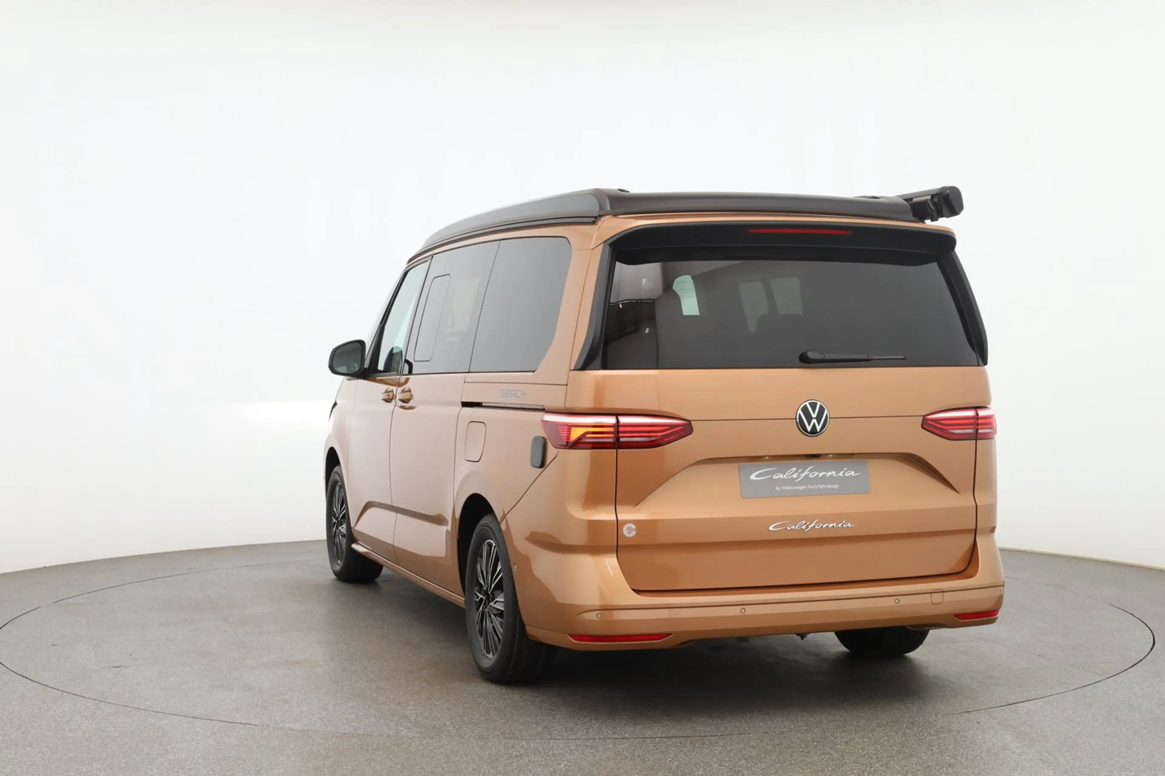 Volkswagen T7 California VW T7 California Beach Camper TDI — photo 4