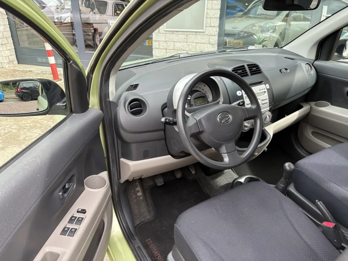 Daihatsu Sirion 2 1.3-16V Comfort 5deurs apk NAP Verde - 2