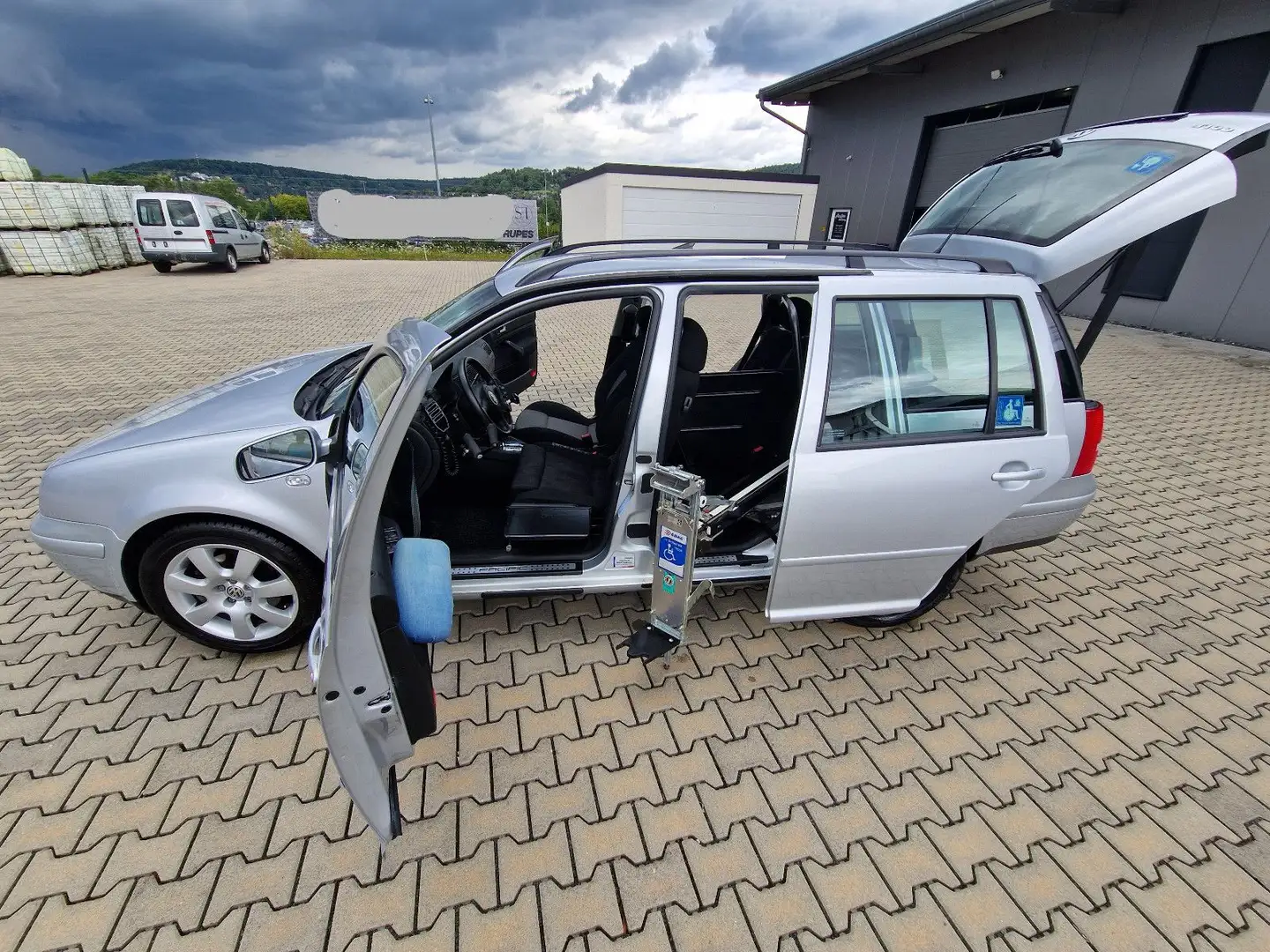 Volkswagen Golf IV Variant*Behindertengerecht*Selbstfahrer* Argent - 1