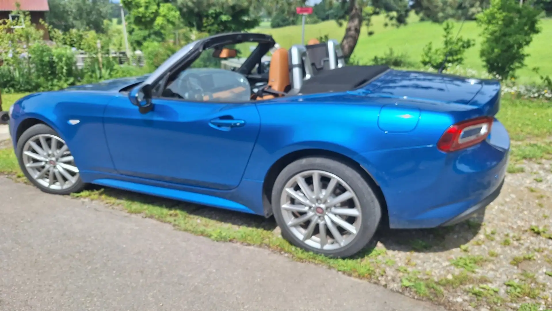 Fiat 124 Spider 124 Spider 1.4 MultiAir Turbo Lusso Blau - 1