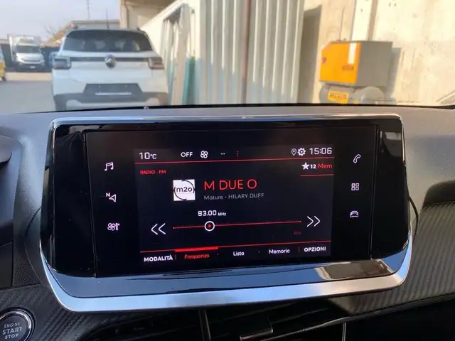 Peugeot 208 view 10