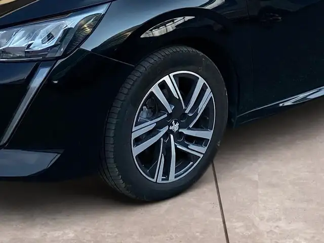 Peugeot 208 view 15