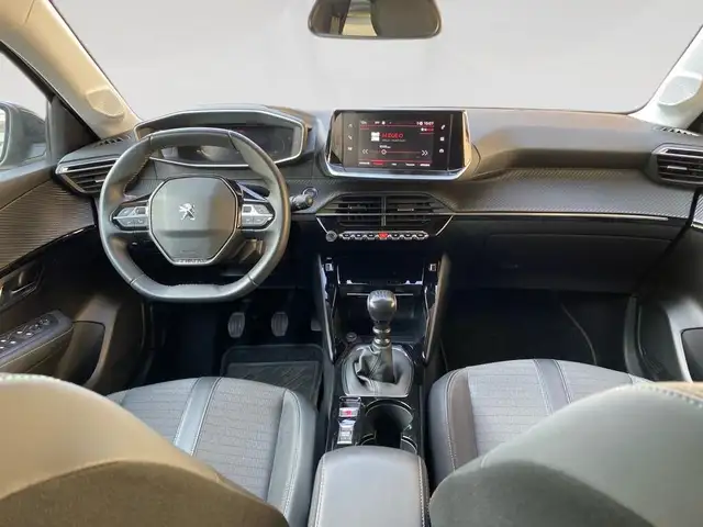 Peugeot 208 view 6