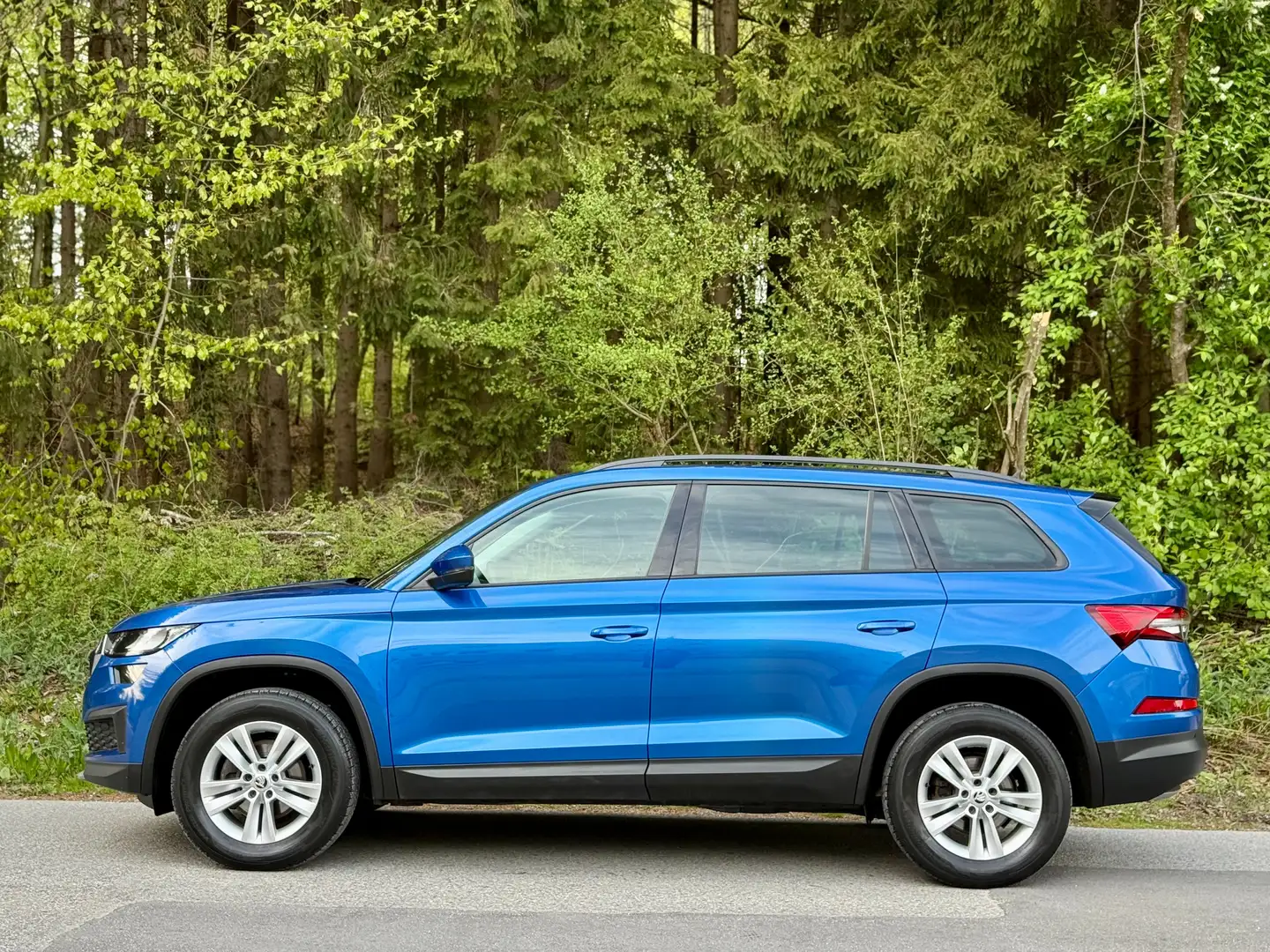 Skoda Kodiaq *1BESITZ*ABSTANDSTEMP*RÜCKFAHRKAM*LED-SCHEINWE* Blau - 2