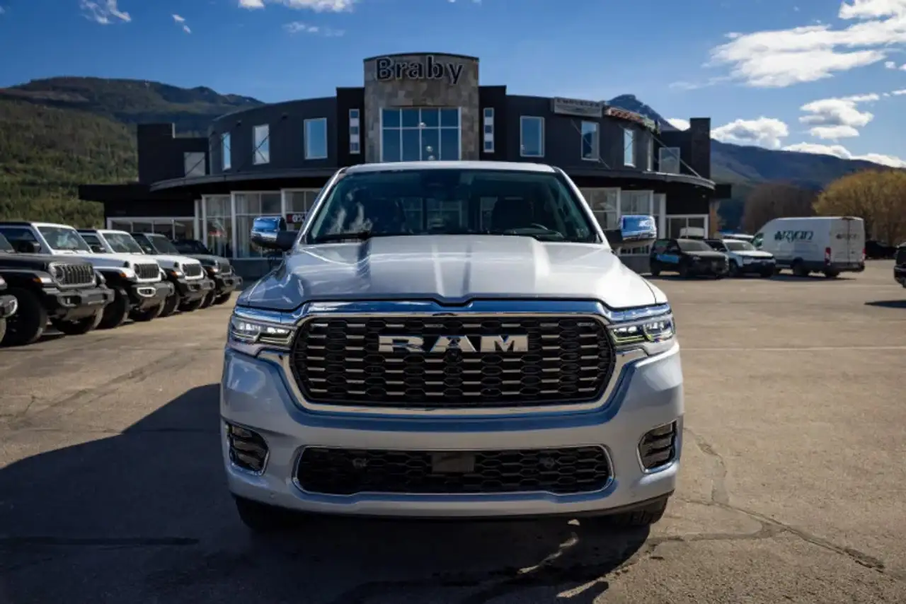 RAM 1500 снимка RAM 1500