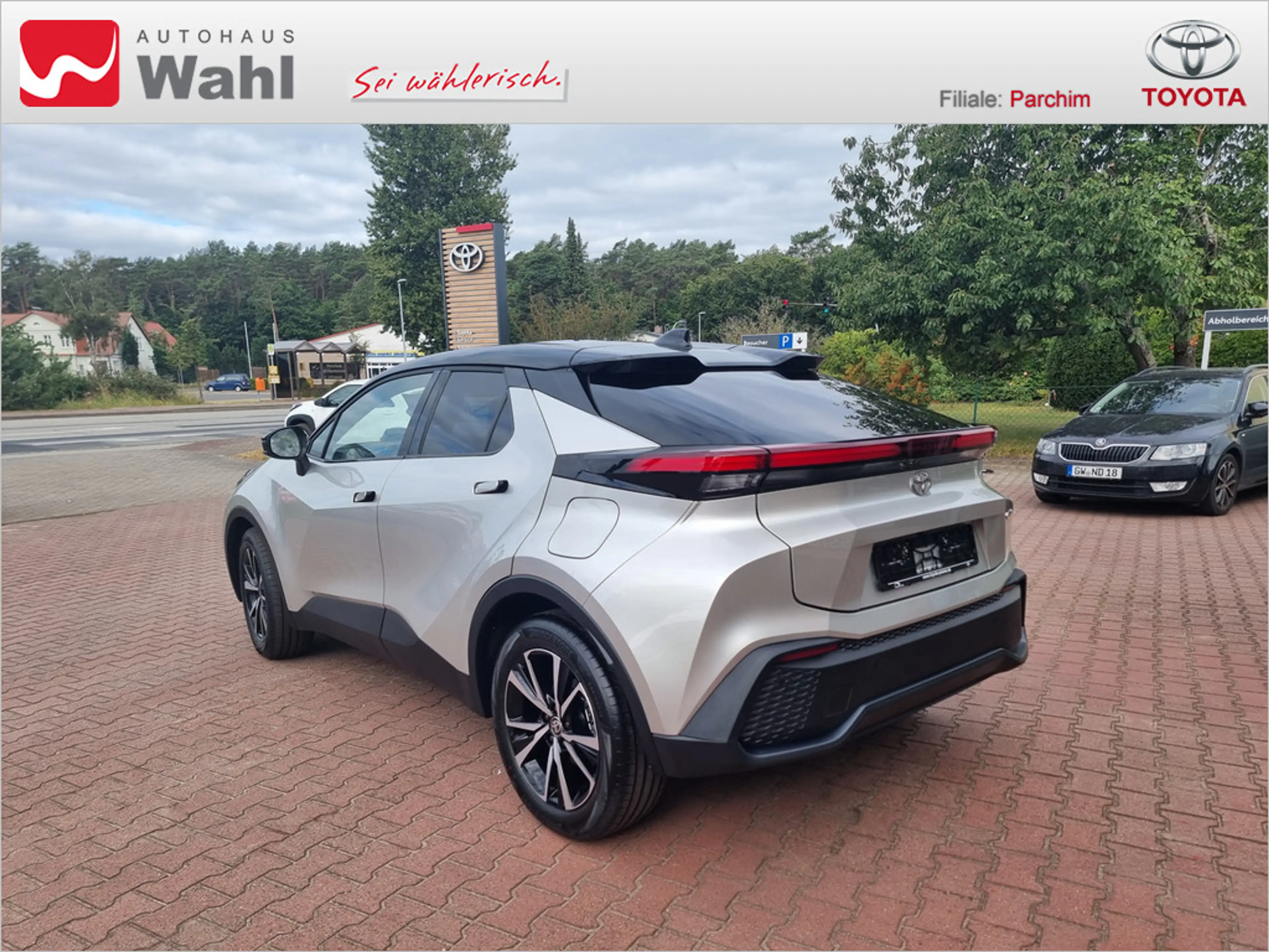 Toyota C-HR 2.0 Plug-In Hybrid FWD Teamplayer — photo 2