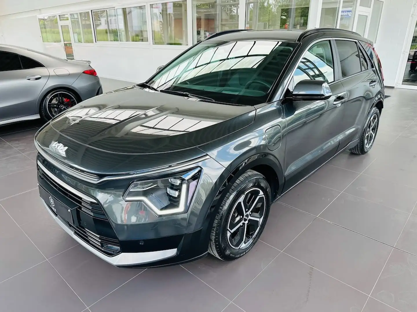 Kia Niro 1.6 GDi PHEV *** GARANTIE + LED + GPS + FULL *** Gris - 2