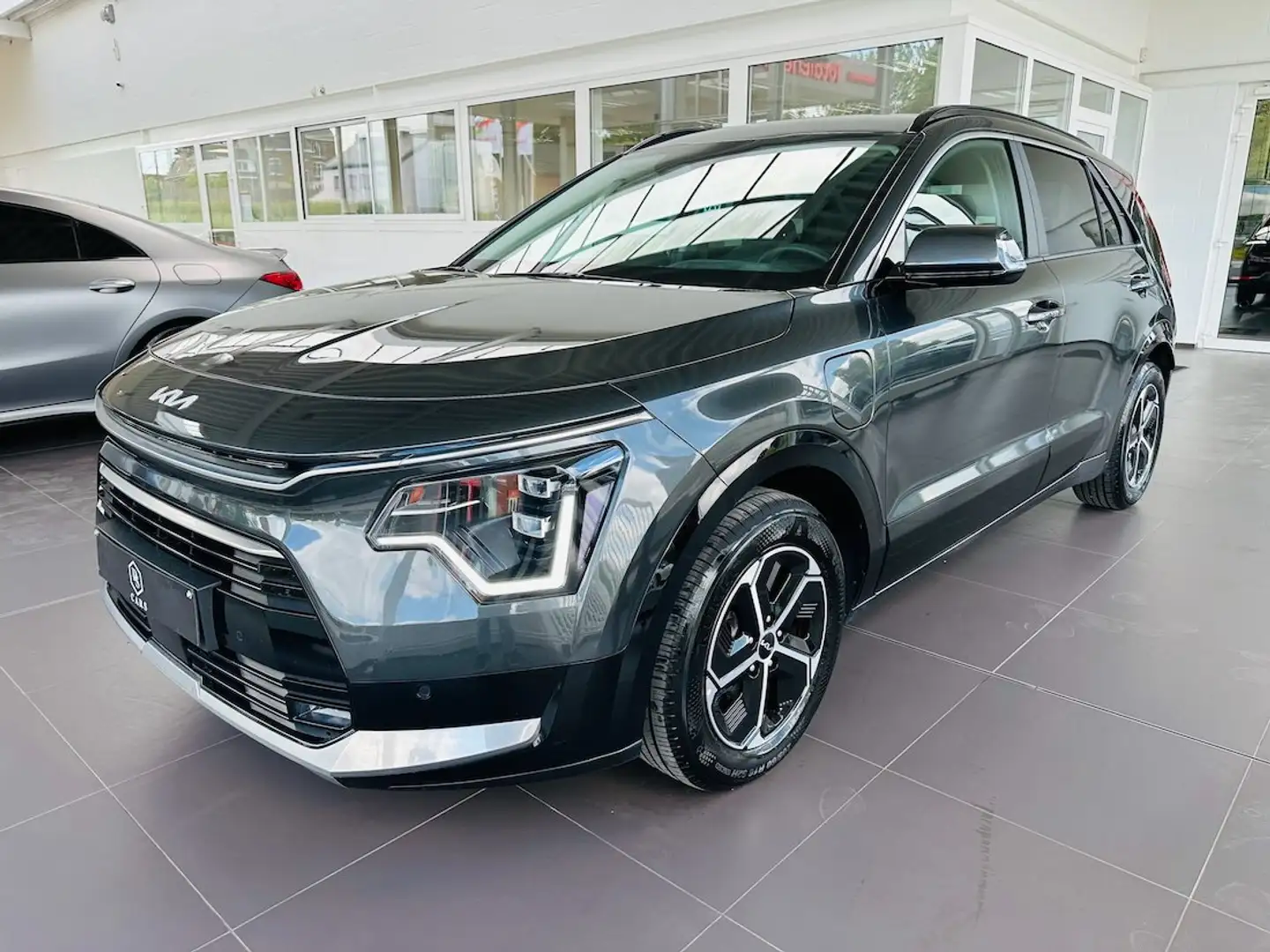 Kia Niro 1.6 GDi PHEV *** GARANTIE + LED + GPS + FULL *** Gris - 1