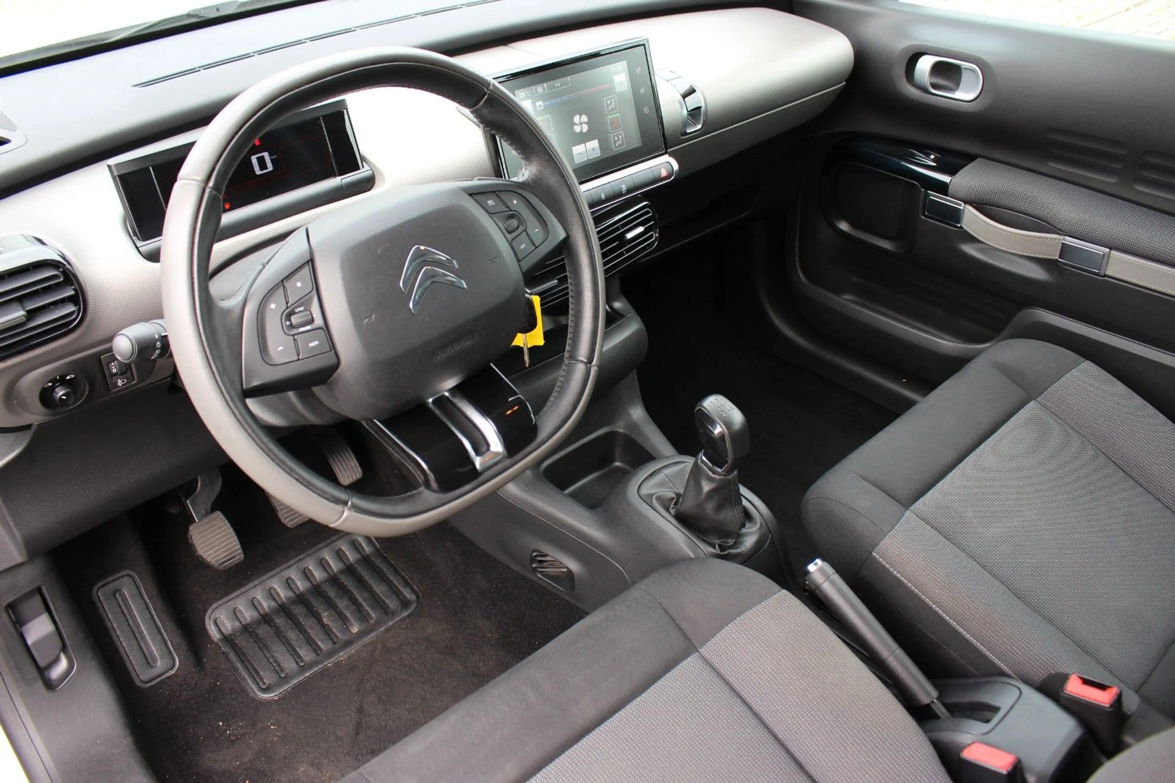 Citroen C4 Cactus Selection/SHEFT/KLIMA/PDC/RCAM/SHZ/BT/ — photo 11