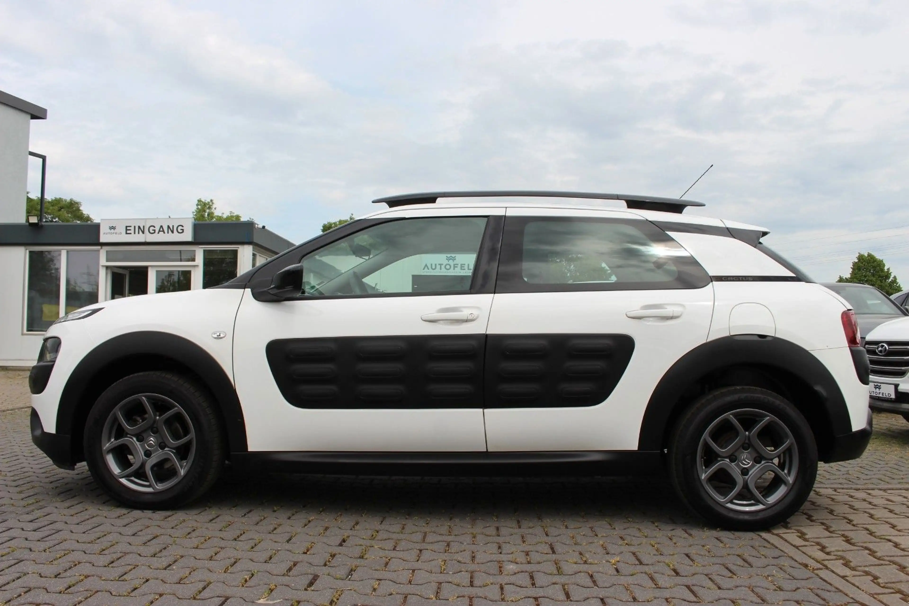 Citroen C4 Cactus Selection/SHEFT/KLIMA/PDC/RCAM/SHZ/BT/ — photo 7