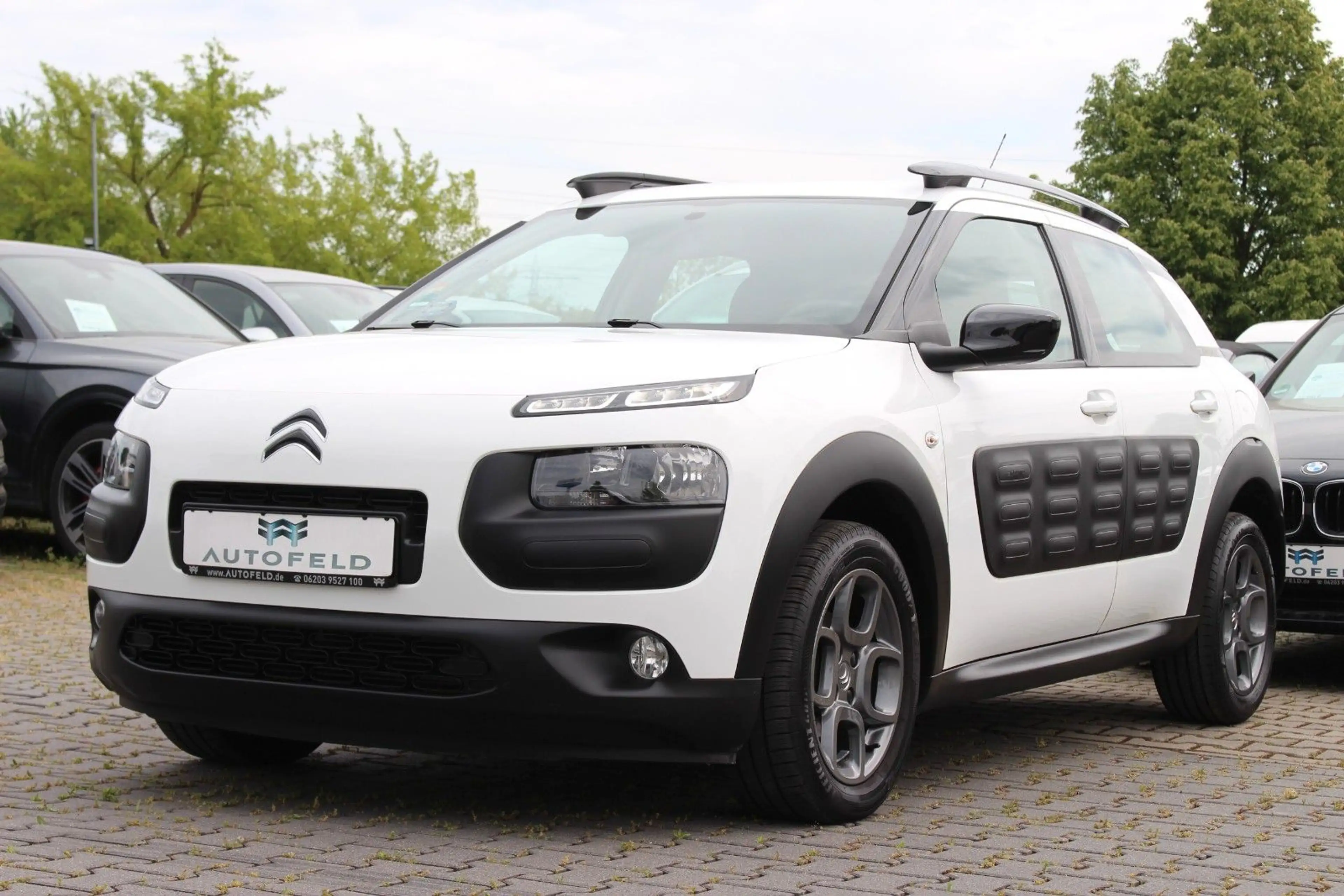 Citroen C4 Cactus Selection/SHEFT/KLIMA/PDC/RCAM/SHZ/BT/